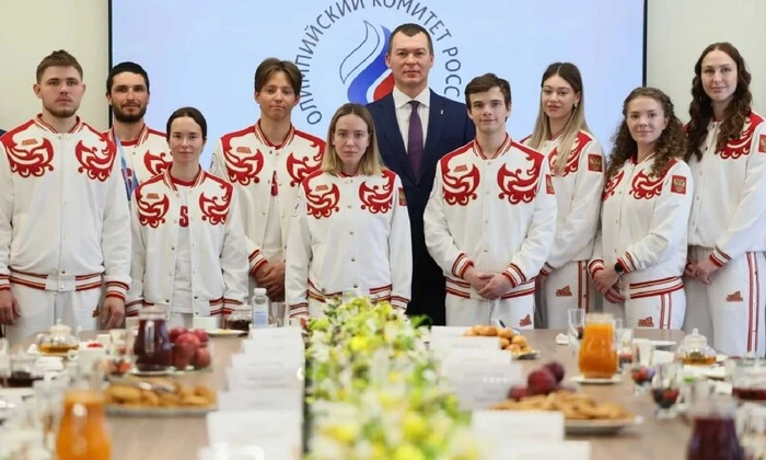 Логотип Міжнародного союзу лижників