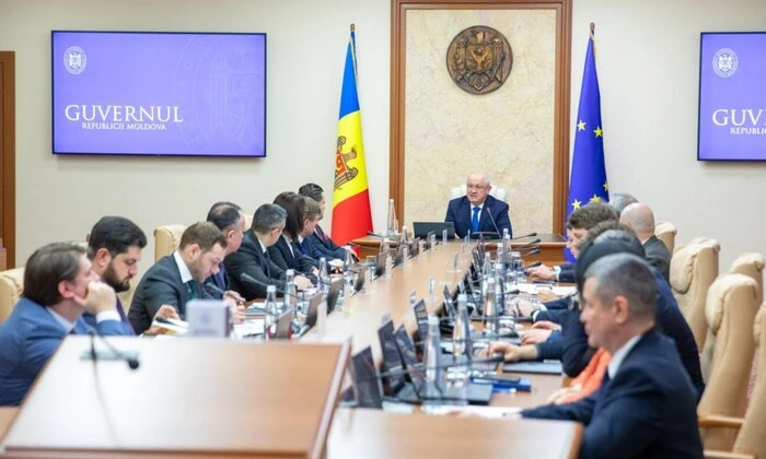 Согласно условиям для украинцев в Молдове
