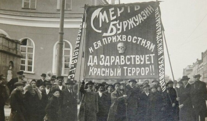 Кубистические бюсты вместо памятников в Киеве