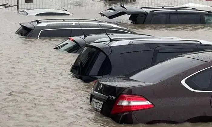 Злива в Львові: вода до 3 метрів