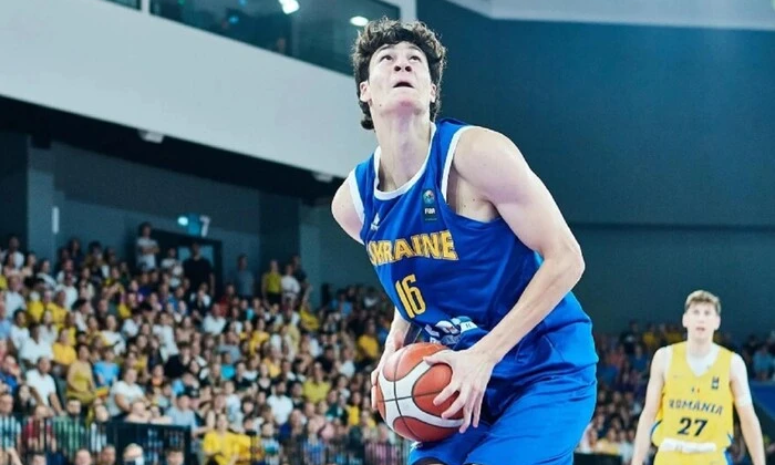 Кличко грає в матчі за «Монако»