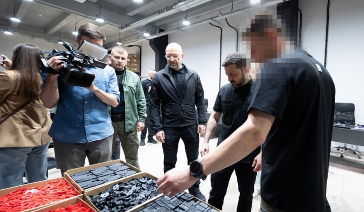 Зеленський поставив завдання виробляти 1000 дронів-перехоплювачів на добу