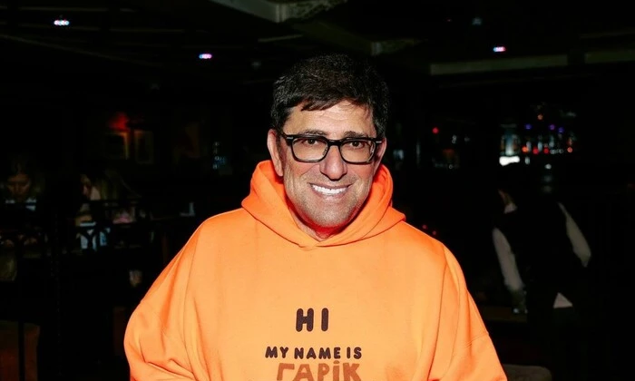 Гарик Корогодский с учительницей украинского языка