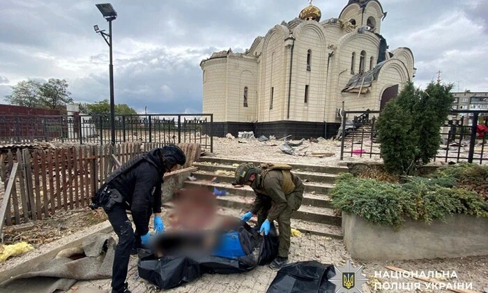 Поліція прибула на місце обстрілу