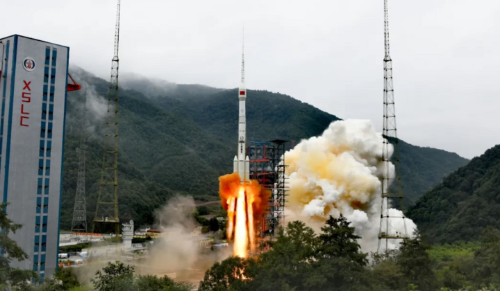 Спутник-уборщик Shijian-21 на орбите