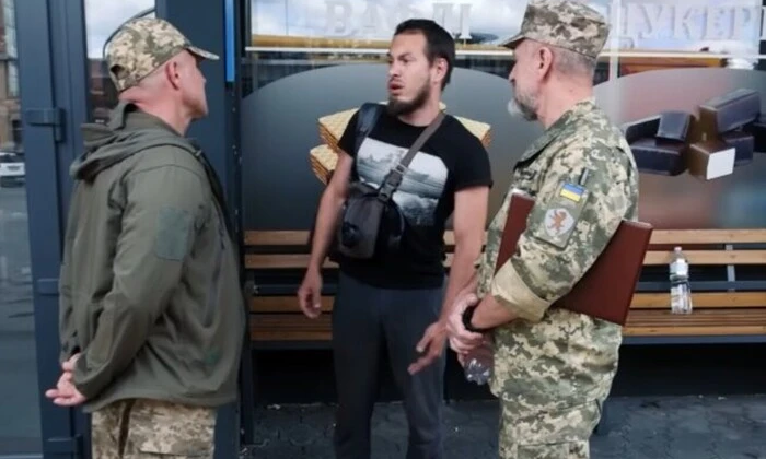 Уряд удосконалив військовий облік 25-річних чоловіків та жінок з медосвітою: перелік змін