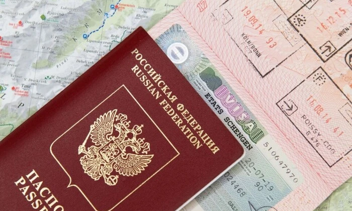 Німеччина вимагає посилити обмеження на видачу віз росіянам