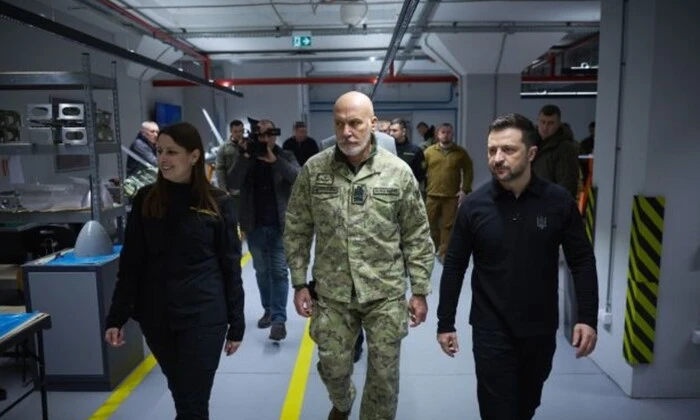 Зеленський показав українську далекобійну зброю