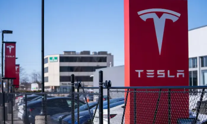 Tesla заборонили брати участь у престижній автовиставці в Канаді