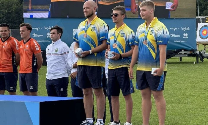 Украинские лучники на пьедестале