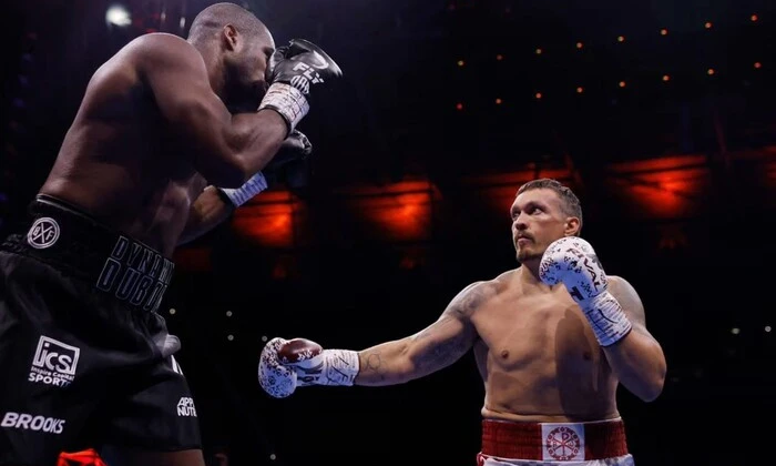 Зеленский поздравляет Усика с победой