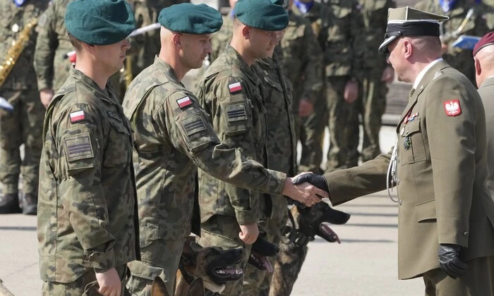 Поляки готові захищати країну від агресії