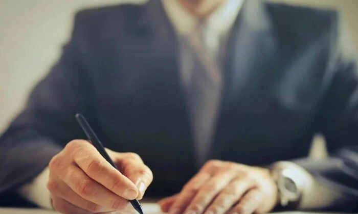 Зображення графіків кількості державних службовців