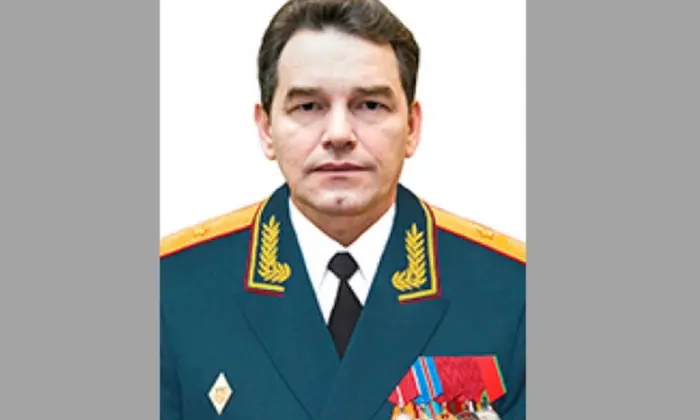 Генерал Сарваров у бойовій формі