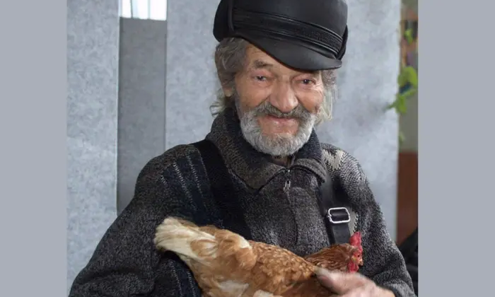 Miner saves chicken from fire