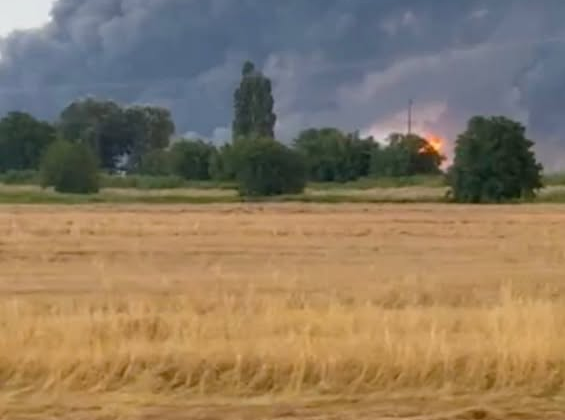 Дрони української армії над НПЗ