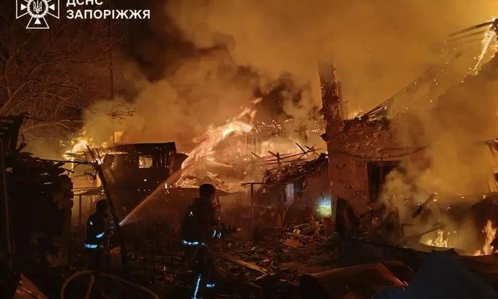 Пожежі внаслідок ракетного удару у Запоріжжі