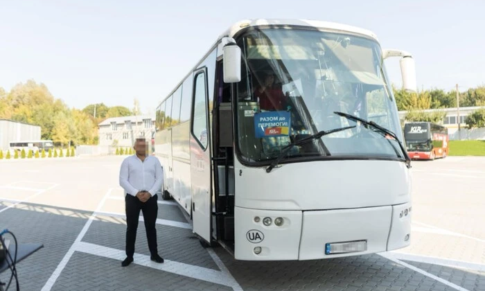 KLR Bus помогает ВСУ и волонтерам