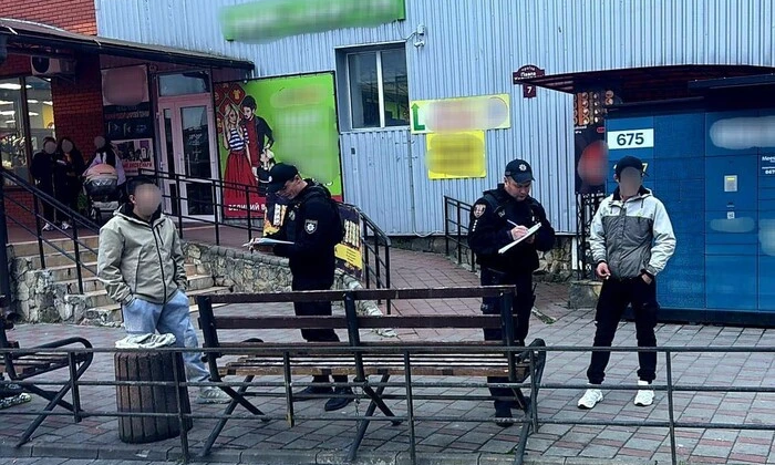 Стрільба біля торгового центру у Вінниці