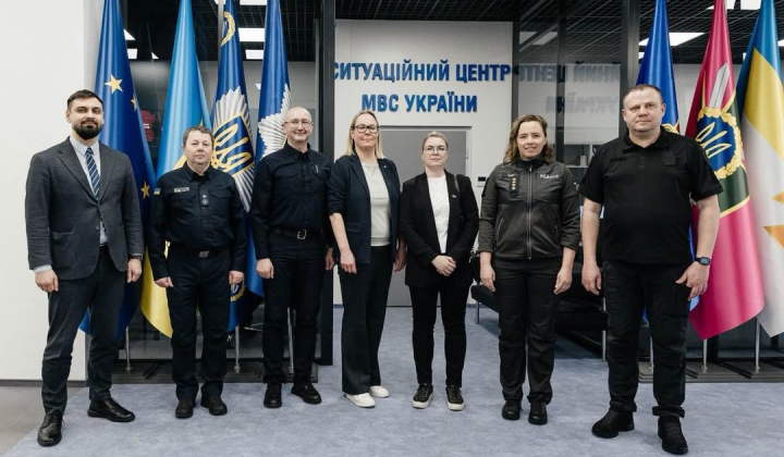 Прибиральники у лісі в Україні