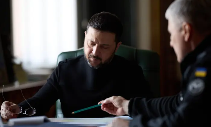Zelensky listening to the HUR report
