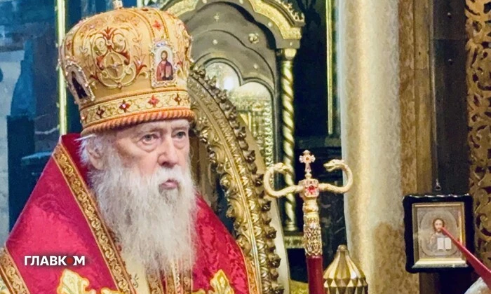Патріарх Філарет під наглядом лікарів