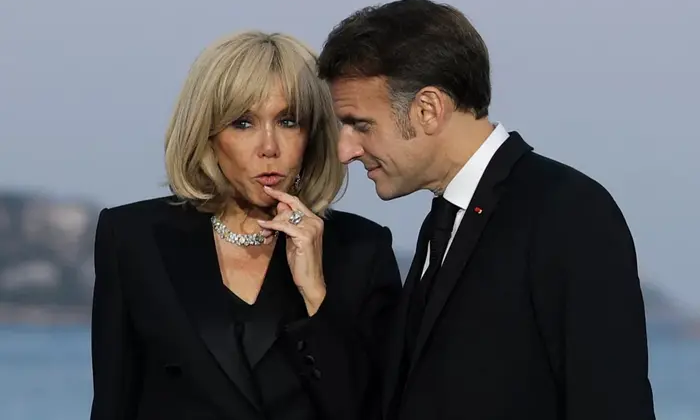 Макрон проти блогерки. Перша леді Франції