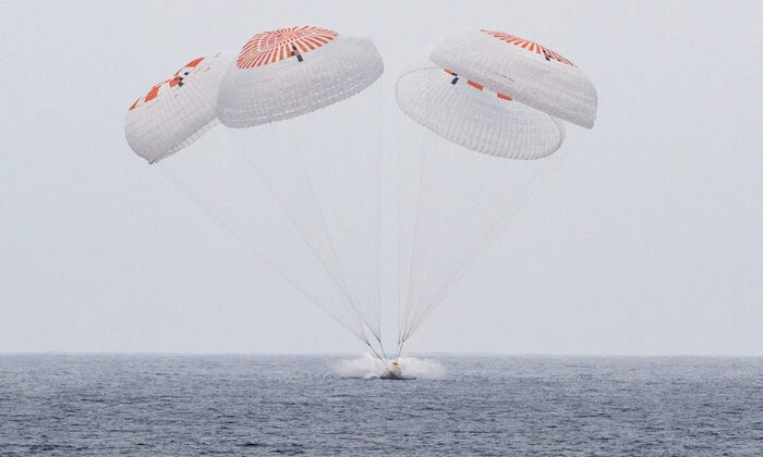 Астронавти на МКС і Crew Dragon