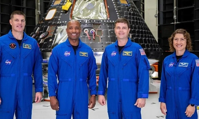 Екіпаж NASA готується до обльоту Місяця