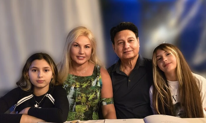 Фото девочек дочерей Камалии зашифрованное