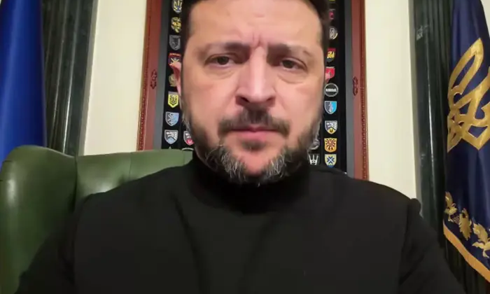 Зеленский обсуждает комендантский час
