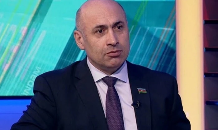 Депутата не випустили