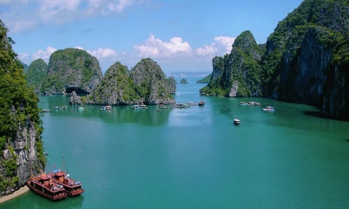 Затонуле екскурсійне судно у В'єтнамі