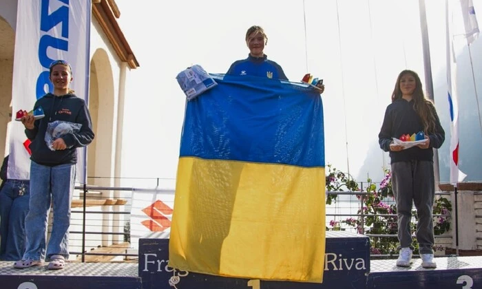 Мадонич на пьедестале регаты