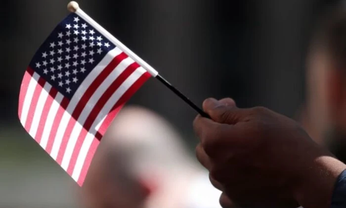 Грин-карты темного оттенка