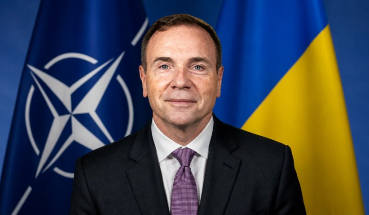 Trump's warm words at NATO summit