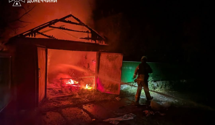 Пожар в Славянске: разрушенные здания, раненые