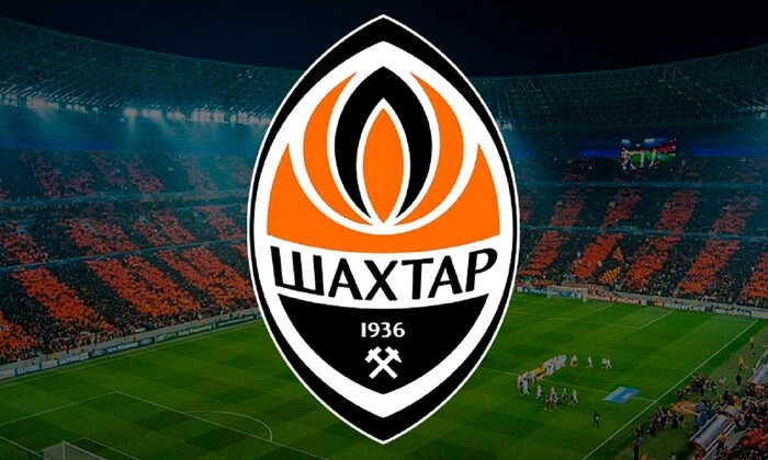 Изображение суда, штамп 'банкрот'