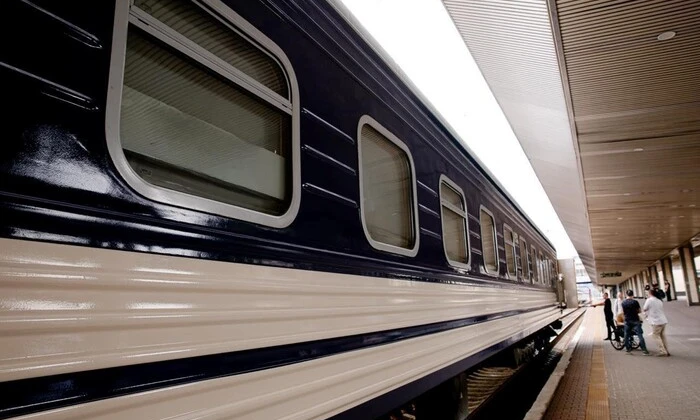 Укрзализница изменила маршруты поездов из-за обстрелов