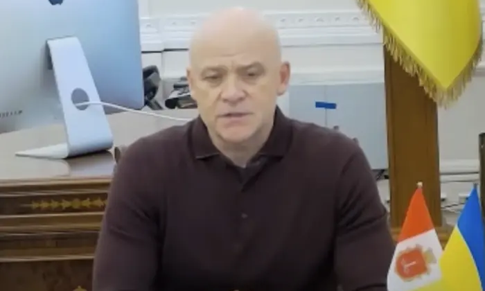 Труханов выступает на пресс-конференции