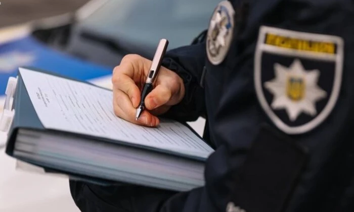 Світлофор на червоному сигналі