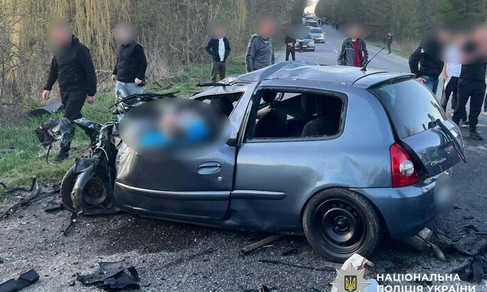 Машину розбило на Вінниччині