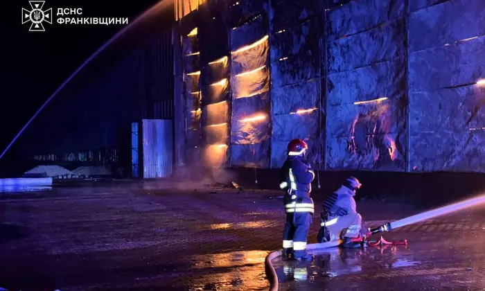 Російський танк на атакованому об'єкті