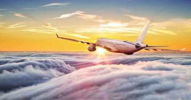 Логотип Singapore Airlines на фоні нагороди