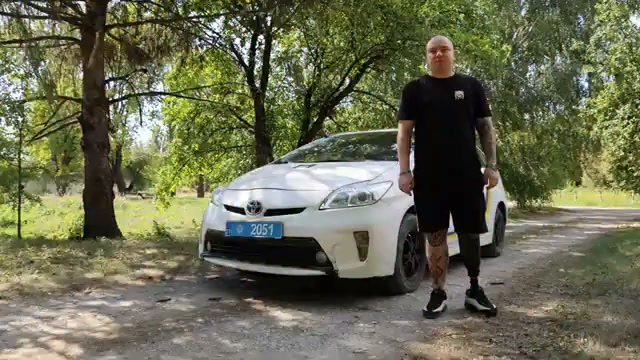 Veteran with amputation learns driving at school