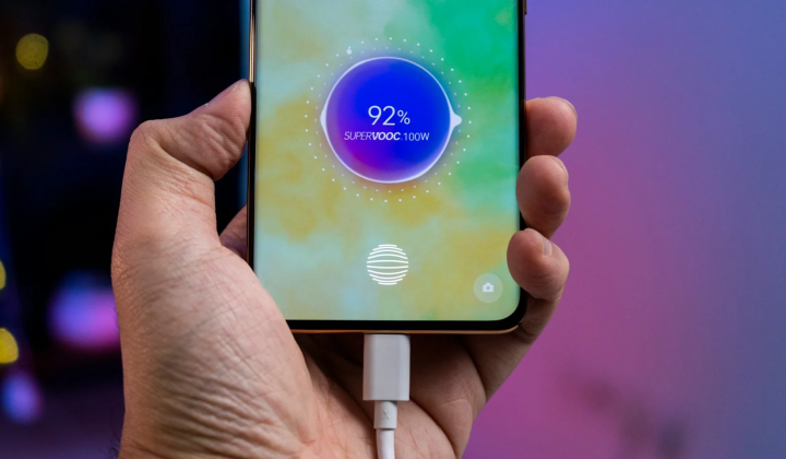 Top 5 smartphones with large batteries for blackouts in winter 2026