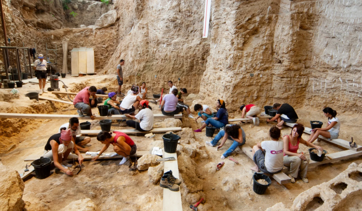 Neanderthals making wooden tools