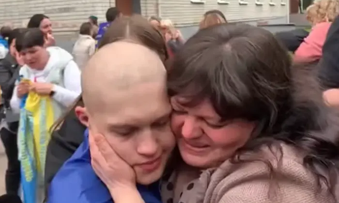 Зворушительные кадры встречи воина с родителями