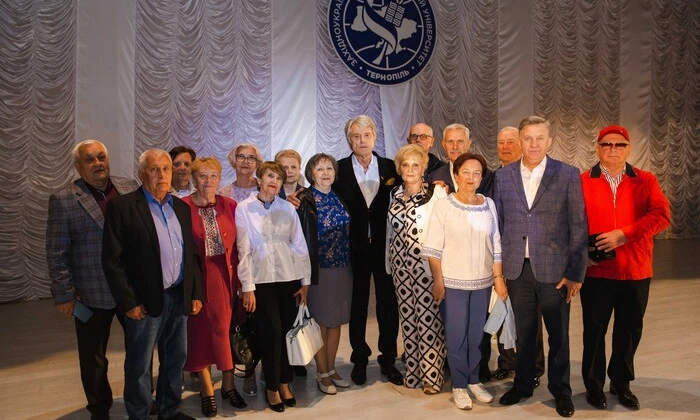 Юбилейный выпускной: Виктор Ющенко в воспоминаниях