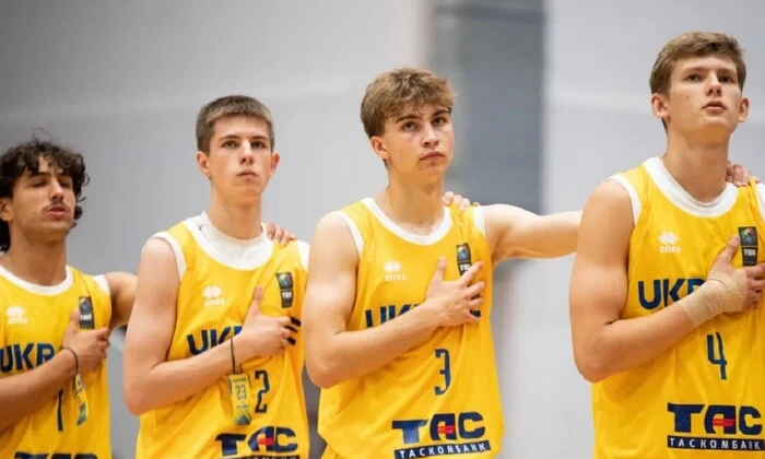 Сборная Украины U-18 играет на Евробаскете